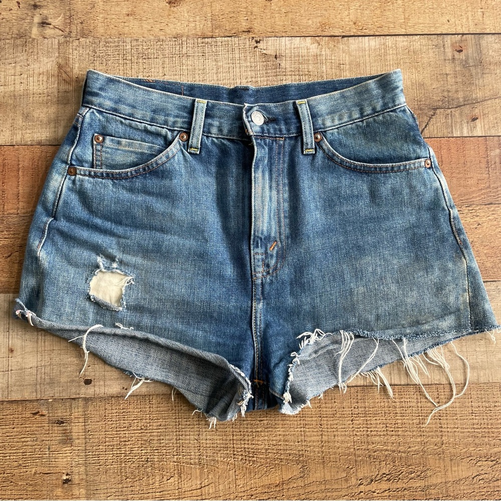 LEVis 701 Cutoff Denim Jean Shorts High Waist Daisy Dukes Size 28 White Label - Picture 2 of 8